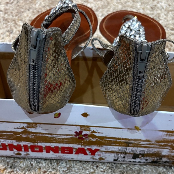 UNIONBAY Rhinestone Sandals - Picture 4 of 6